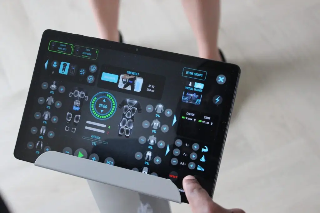 Tablet met EMS trainingssoftware voor persoonlijke begeleiding bij Trevent EMS